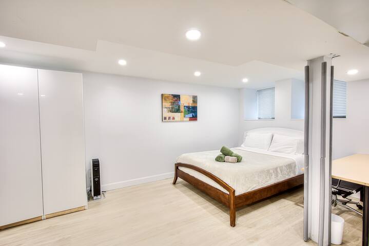 Downtown’s Big Groups & Big Adventures Townhouse! gallery image 4