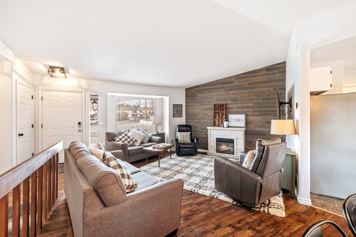 Great Location, Hot Tub, Room To Play And Relax - Coeur d'Alene, ID