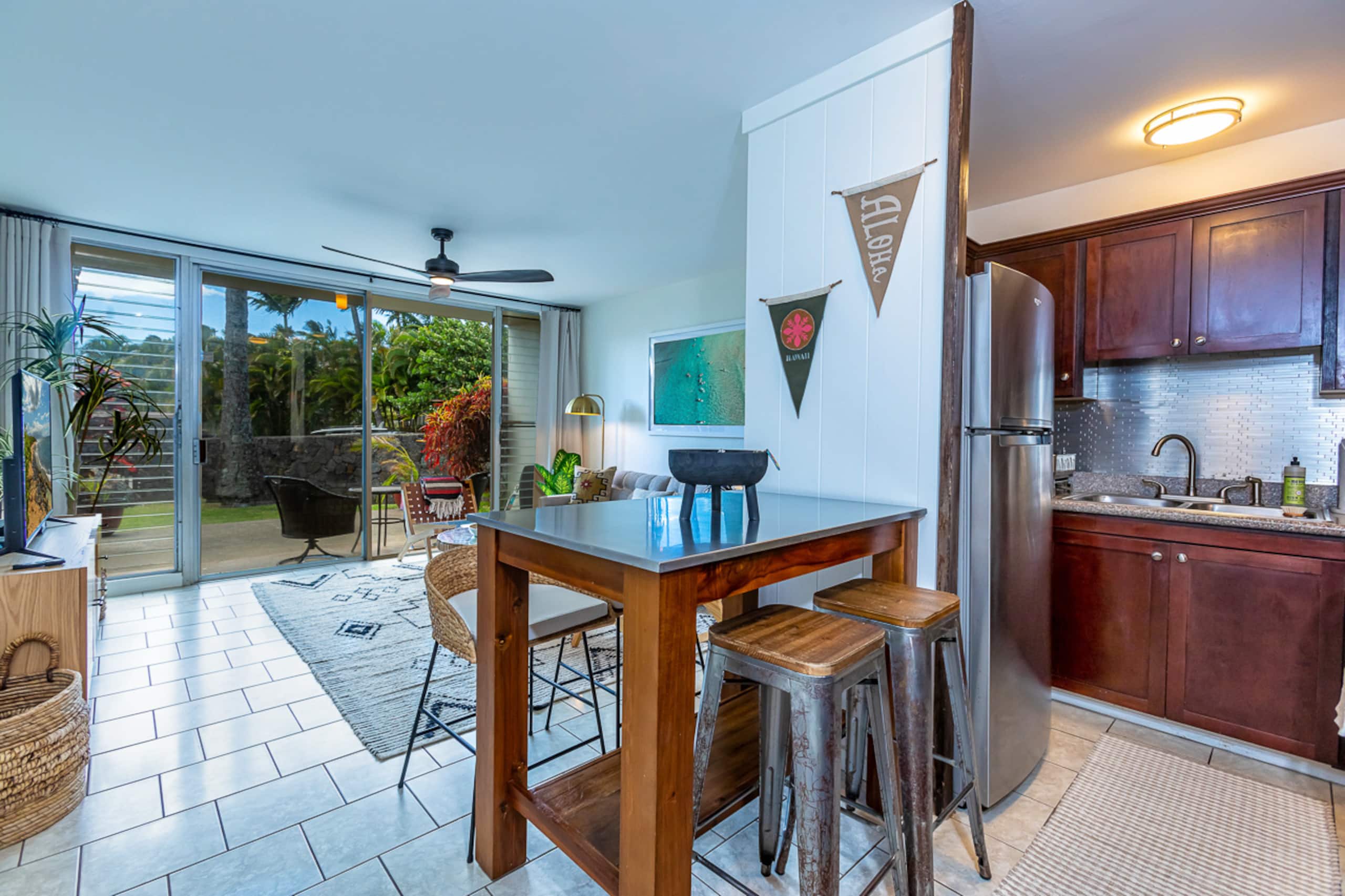 Condo in Paia · ★4.89 · 1 bedroom · 2 beds · 1 private bath - Image 4