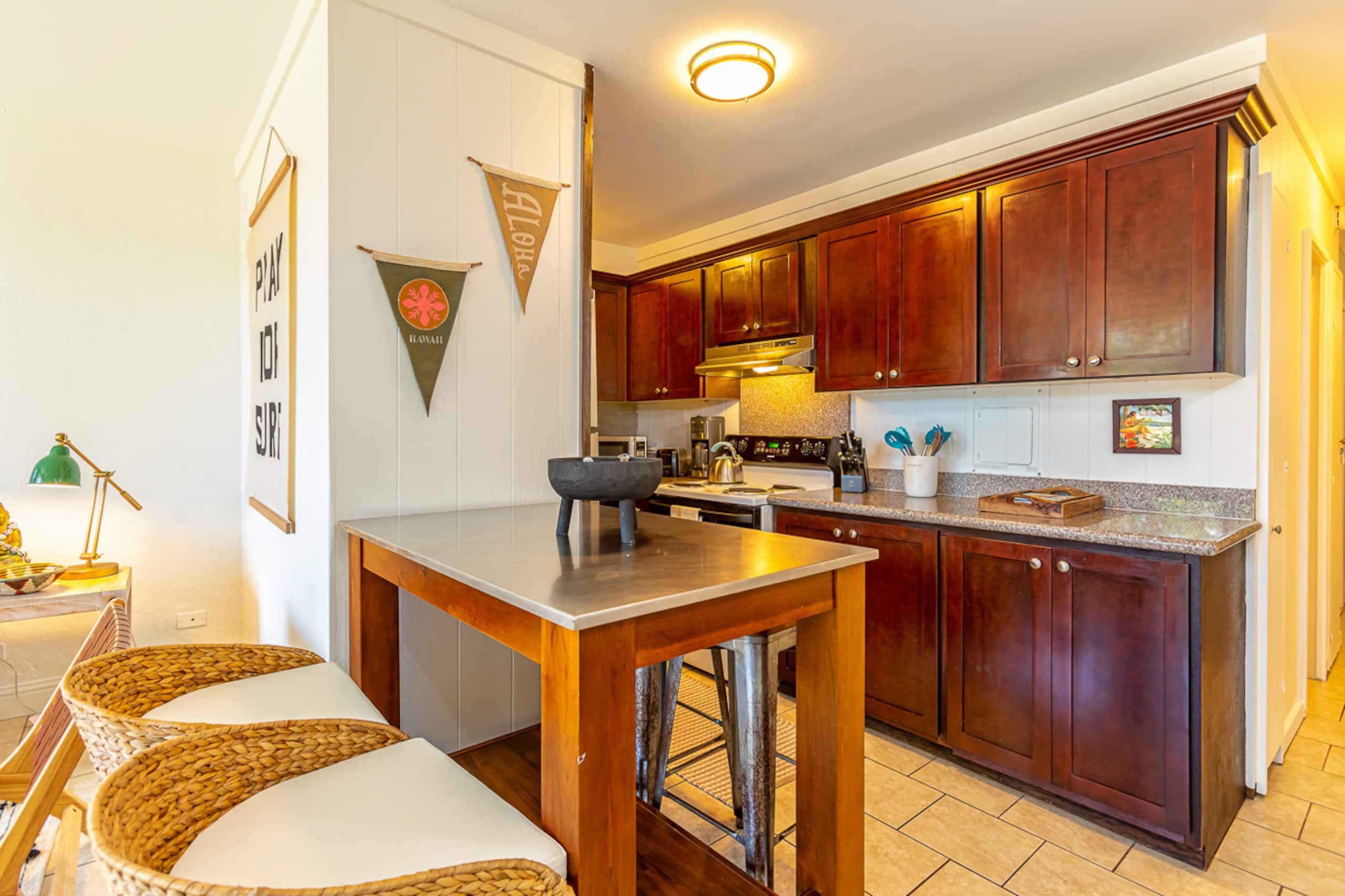 Condo in Paia · ★4.89 · 1 bedroom · 2 beds · 1 private bath - Image 5