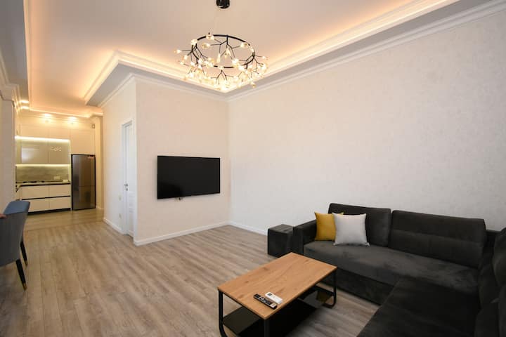 Modern Apartment In The Center Of Yerevan - Erevan