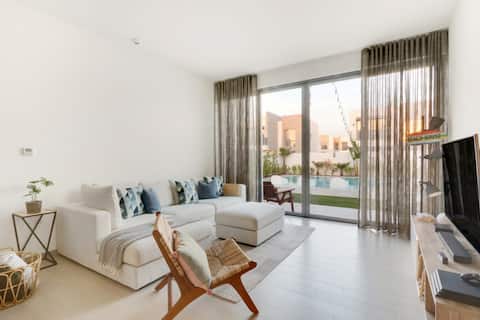 Top performing Airbnb: Tranquility in Dubai South with a Private Pool! in Madinat Al Mataar