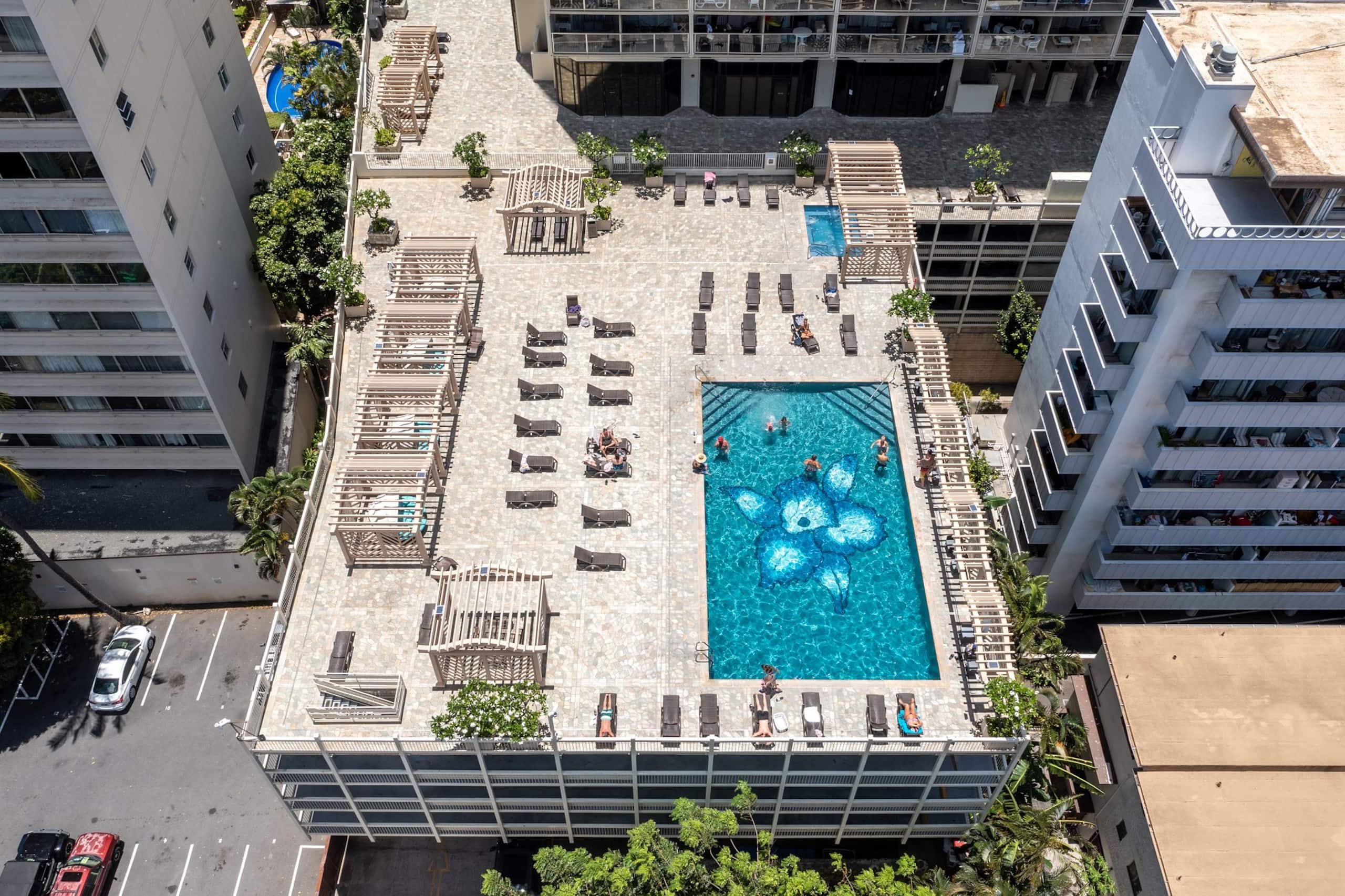Condo in Honolulu · ★4.82 · 1 bedroom · 2 beds · 1 private bath - Image 43