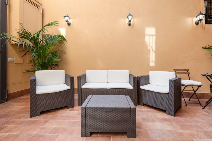 Homy Host| 🤍Casa nel Cuore di Roma🤍2BDR 2BATH AC gallery image 2