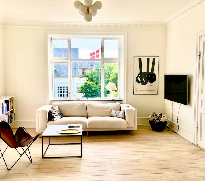 Peaceful Grand Villa Apartment Close To Everything - Kopenhagen