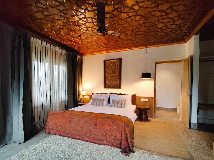 La Lidder Room porte le nom de la rivière Lidder qui est un grand Tributaire du Jehlum.