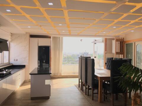 Best Serviced Apartment 5 BHK,Luxurious & Spacious