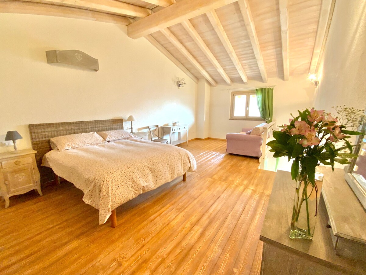 Top performing Airbnb: San Lorenzo di Persegno Farmhouse - Silence in Toscolano Maderno