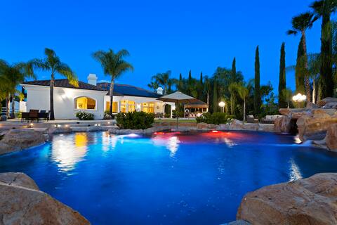 WATER SLIDE & Grotto, Heated pool  game room, GOLF