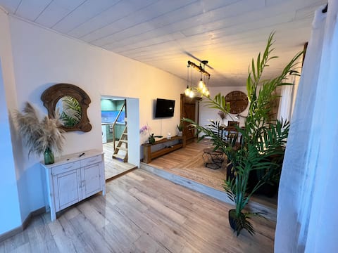 Small independent house, private parking