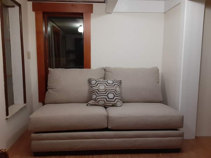 Very Cool Studio Apartment With Sleeping Loft - Boothbay Harbor, ME