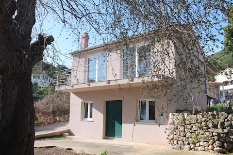 Top performing Airbnb: Apartment Eso in Mali Iž