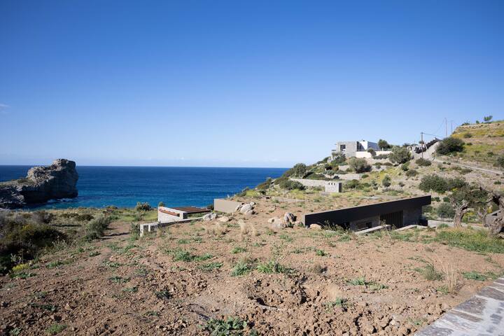 Sea front villa with private access to the sea gallery image 5