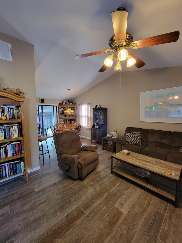 Quaint Country Cottage By The Sea - North Myrtle Beach, SC