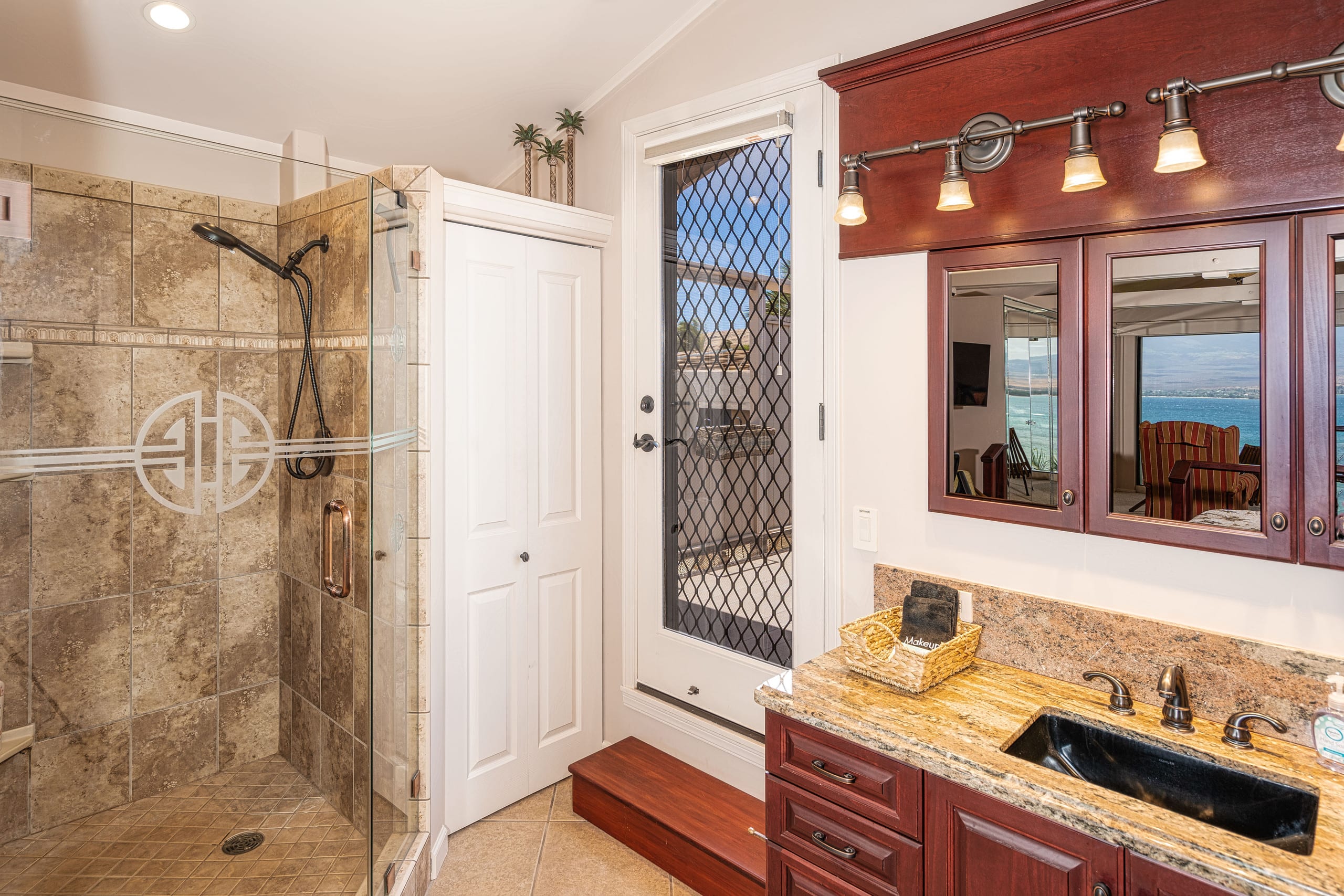 Condo in Wailuku · ★5.0 · 2 bedrooms · 3 beds · 2 baths - Image 20