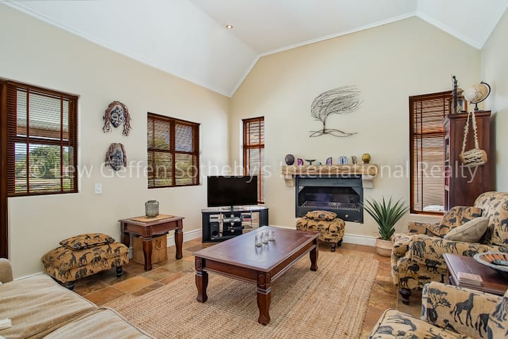 Golf Villa In Cape Winelands - Paarl