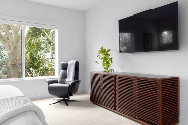 Luxury Home in the Heart of La Jolla gallery image 2