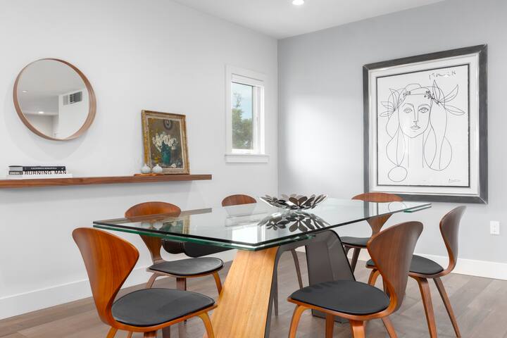 Luxury Home in the Heart of La Jolla gallery image 4