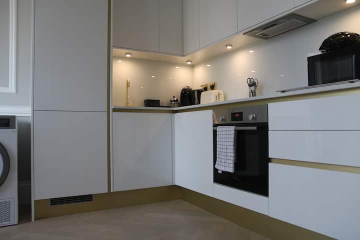 Four Bedroom Apartment In Central Ldn, Russel Sq - London