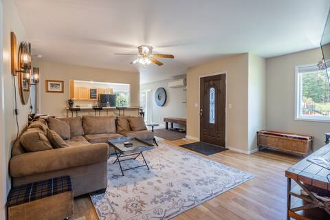 Roslyn Style Sarai - steps from historic downtown