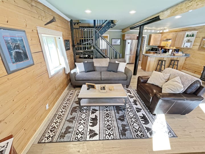 Moose Meadow Cabin In Secluded Area Close To Town! - Wasilla, AK