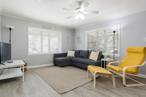 Beach Bungalow Getaway #1 - Steps from the Beach