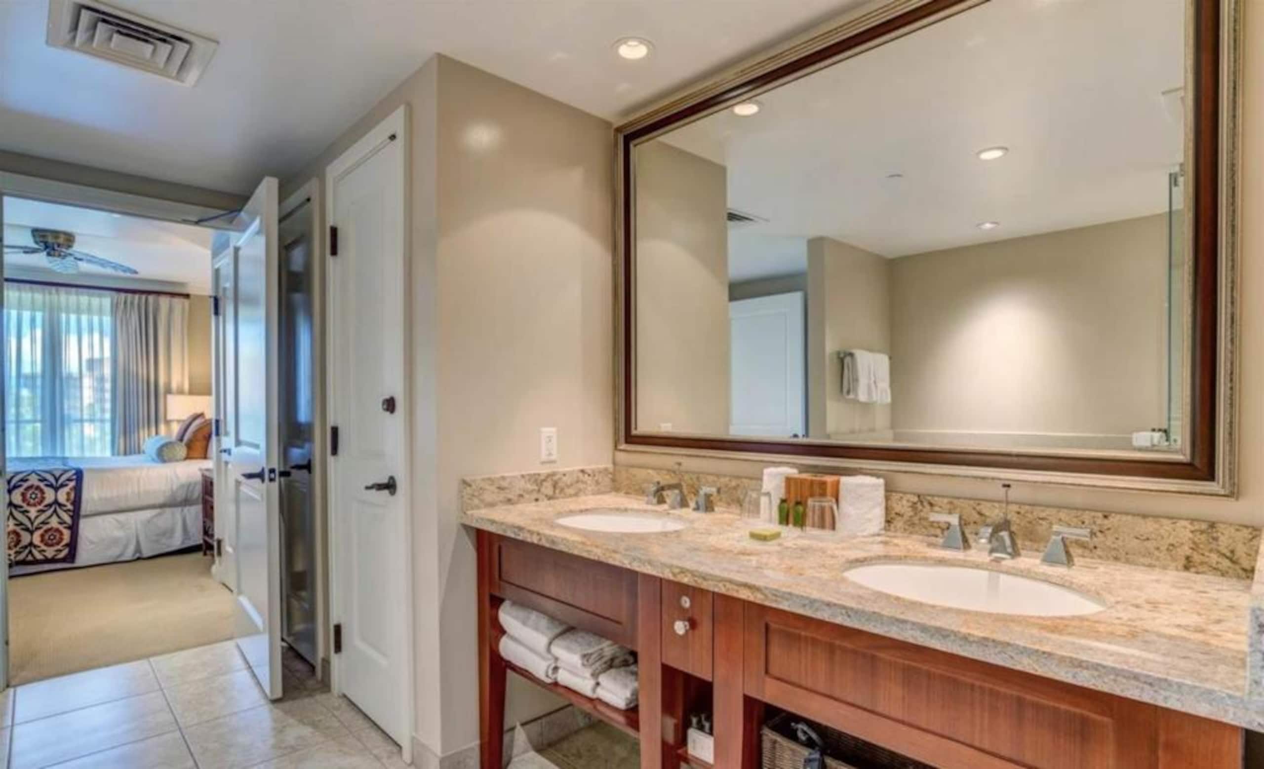 Condo in Lahaina · ★4.94 · 2 bedrooms · 1 bed · 1 bath - Image 15