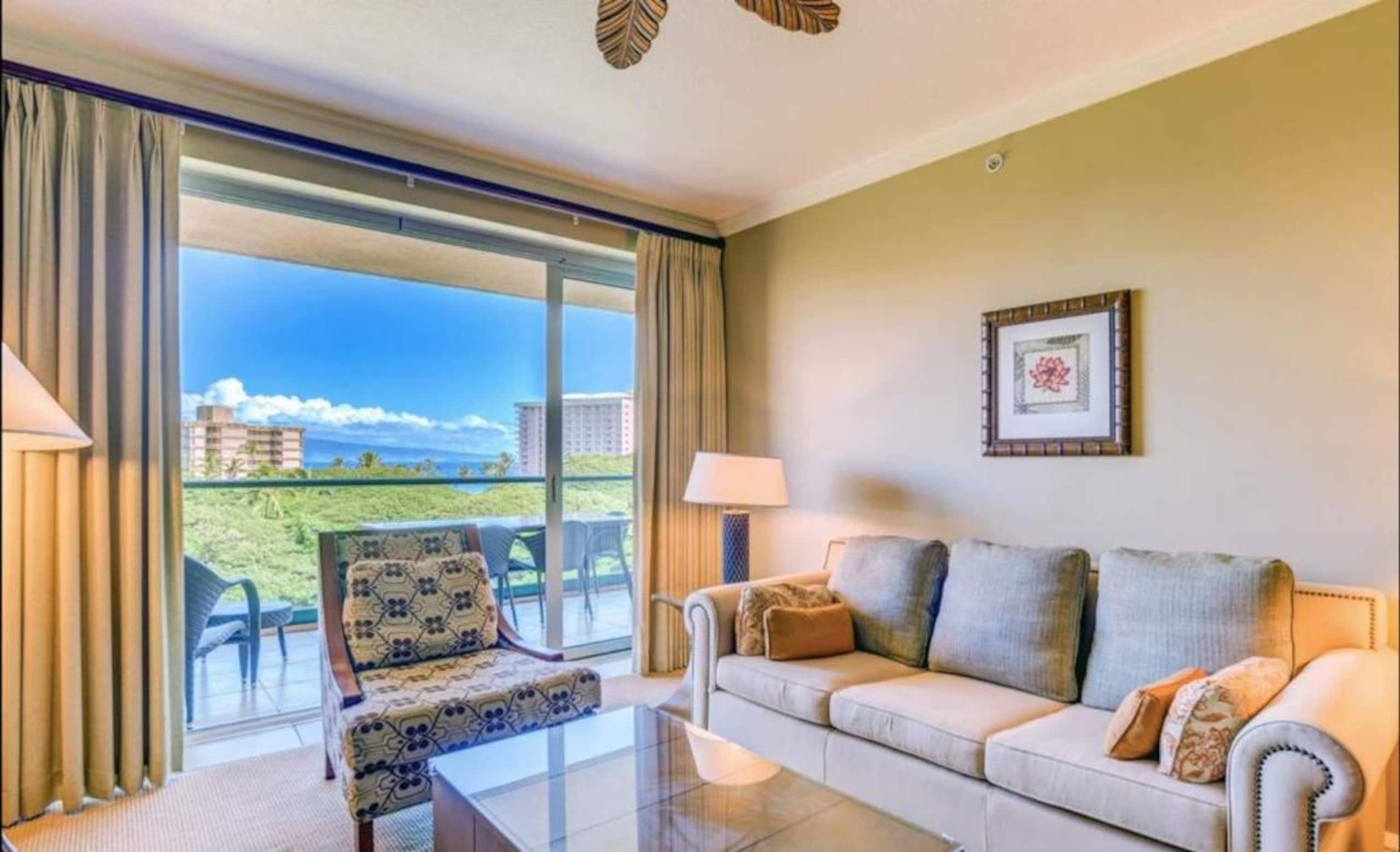 Condo in Lahaina · ★4.94 · 2 bedrooms · 1 bed · 1 bath - Image 2