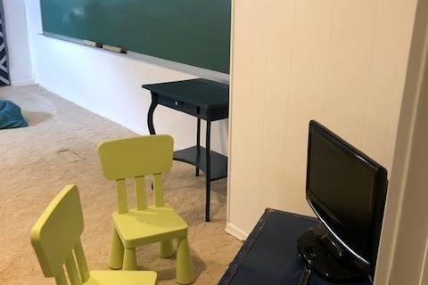 sala grande para niños con juegos/rompecabezas - x2 camas individuales