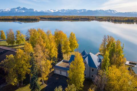 LUCILLE LAKE HOUSE - Relaxing, lakefront retreat