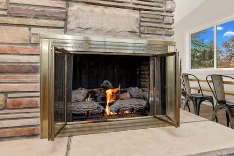 Top Airbnb: Mid Century home 1 mile from Downtown, City Views in Prescott