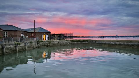 Top Airbnb: Adventure Prospect - Historic Waterfront Cottage in Gosport