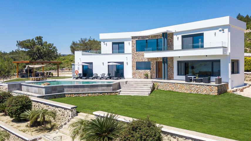 Villa Indira gallery image 4