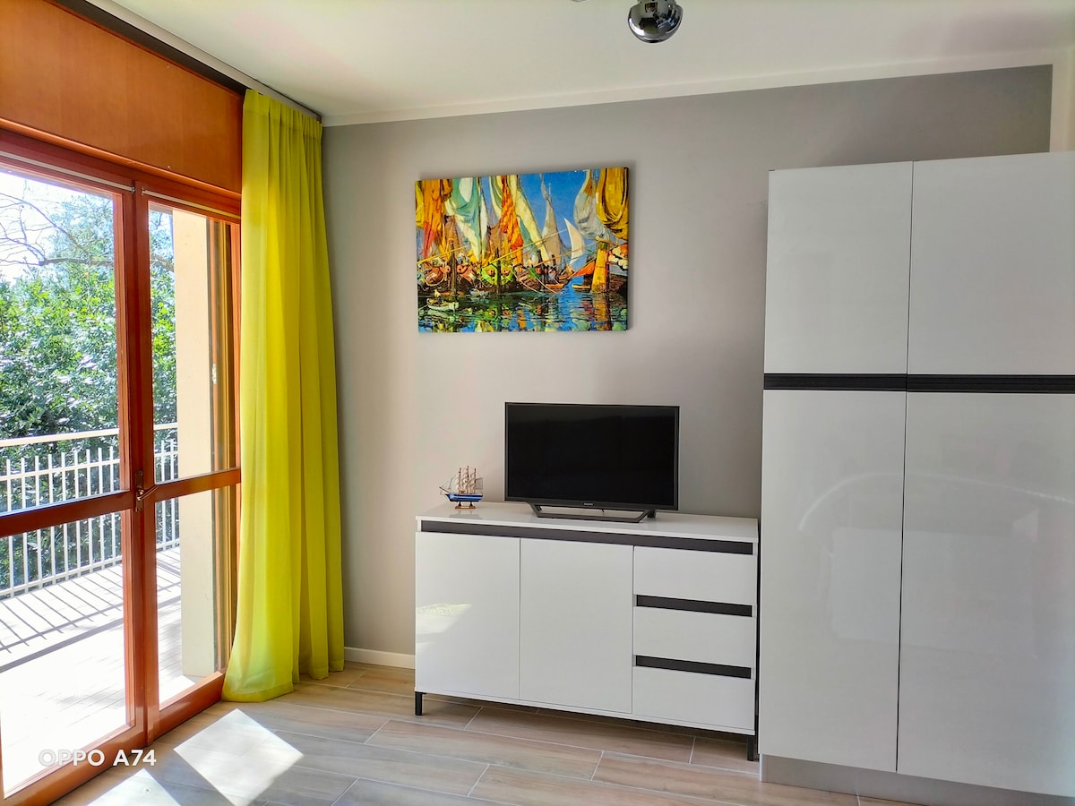 Successful Airbnb property: Renovated apartment with parking in Grado