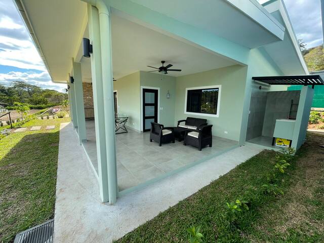 Cheerful 3 bedroom home in gated community