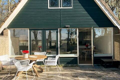 Arrive and relax in Sint Maartenszee
