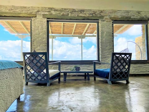 Popular Airbnb listing: Blue on Blue in Δήμος Άνδρου