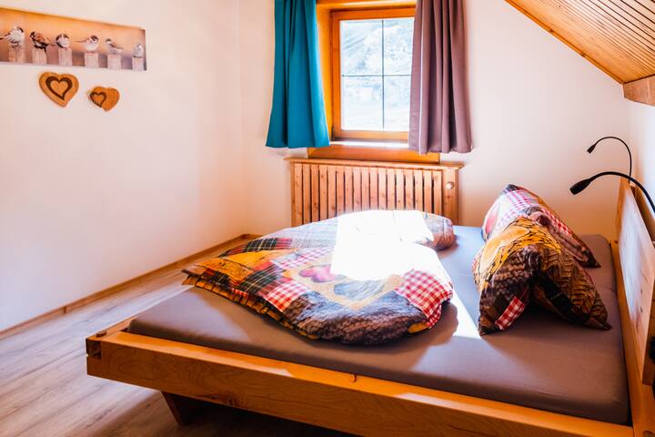 საძინებელი 1