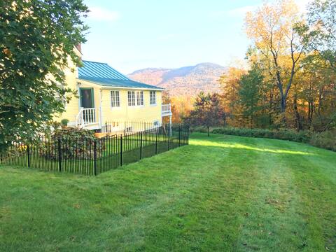 6 Minute Walk to MT Top Inn 4 BR Pets OK & Grill