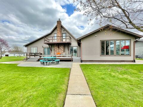 Entire Lake Manitou Home - Sleeps 10