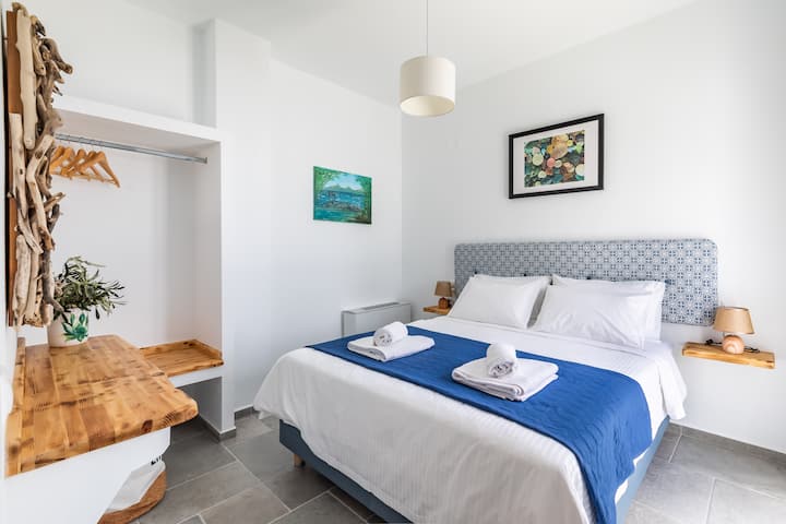 ห้องนอนชั้นล่าง