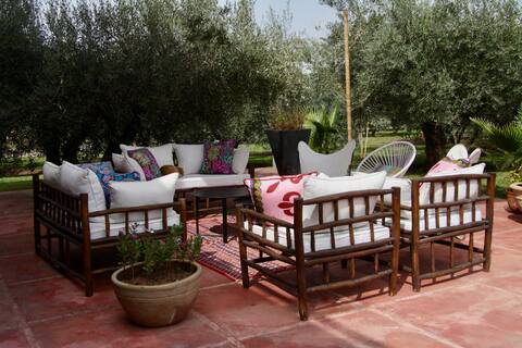 Successful Airbnb property: Villa Oasis Oubliée. Heated pool in Aghouatim