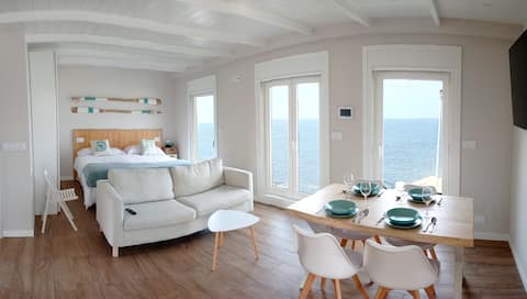 Vila Mariña. Sea house over the sea and terrace.