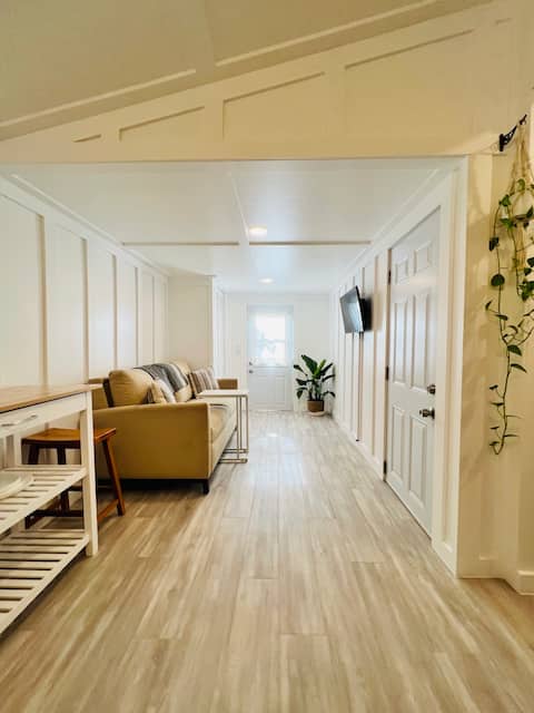 Successful Airbnb property: Eco-Friendly Tampa Cottage - Full Kitchen+Parking in Lowry Park Central