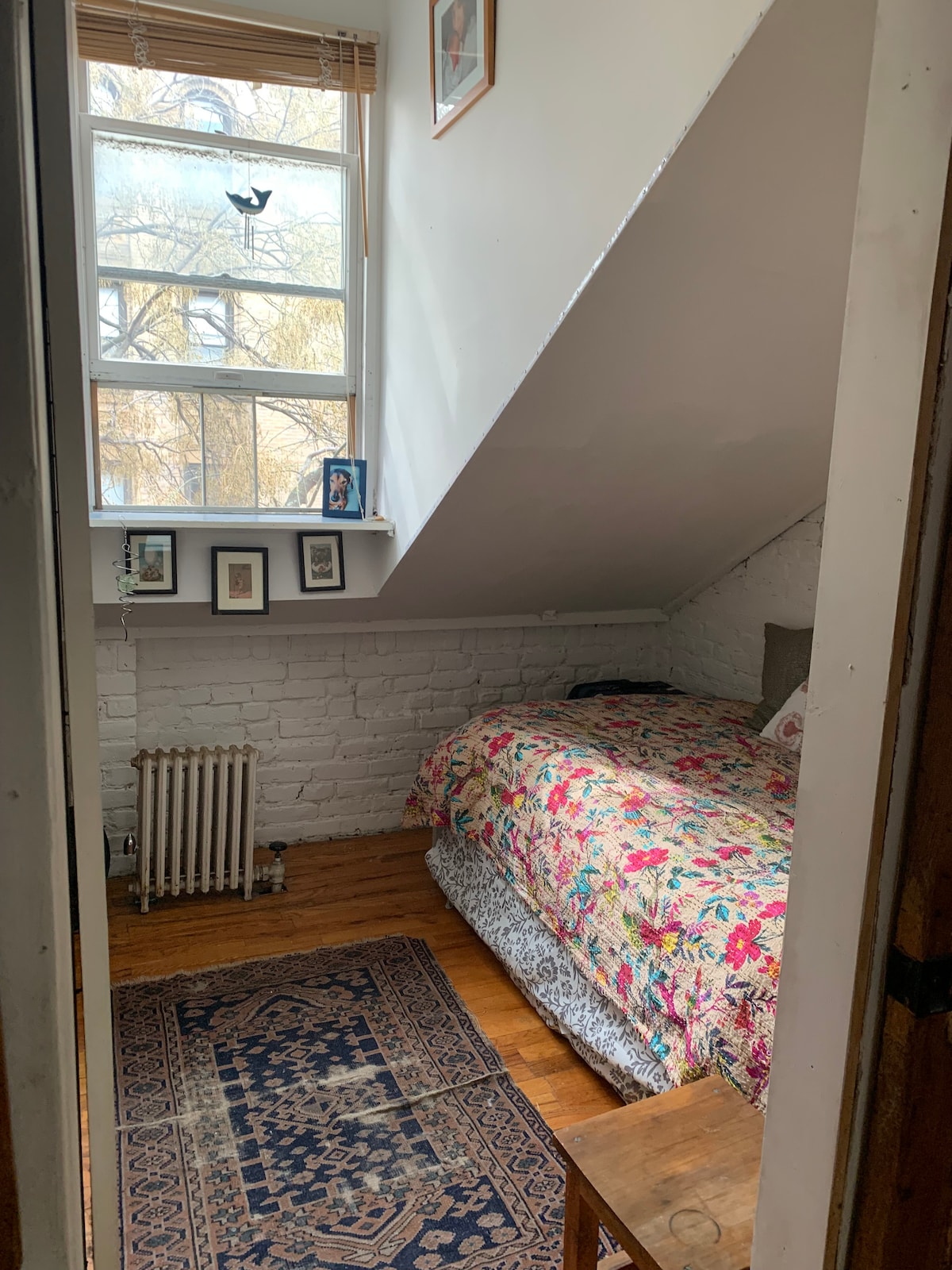 Kitanda pacha kilicho na kitanda kidogo, chumba kidogo na cha kupendeza.