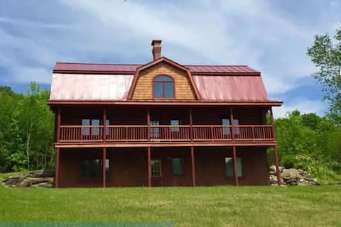 Private post & beam log cabin on Macintosh Pond.