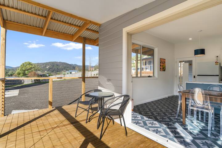 Nurses Quarters 4 ensuite cabins gallery image 5