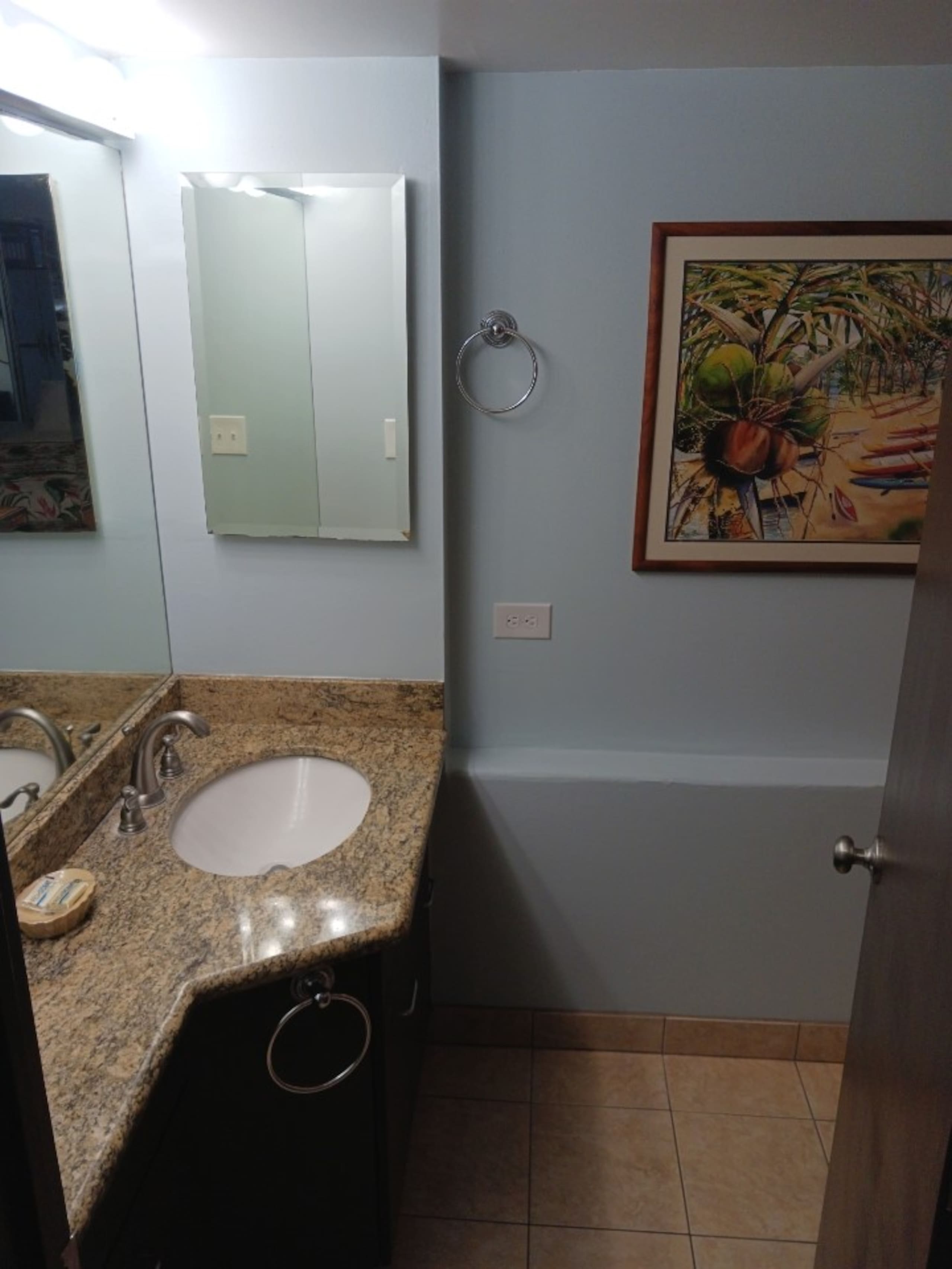 Waikiki - Ocean Front Hotel - Image 6