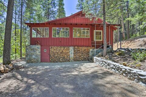 Vintage Pines Cabin