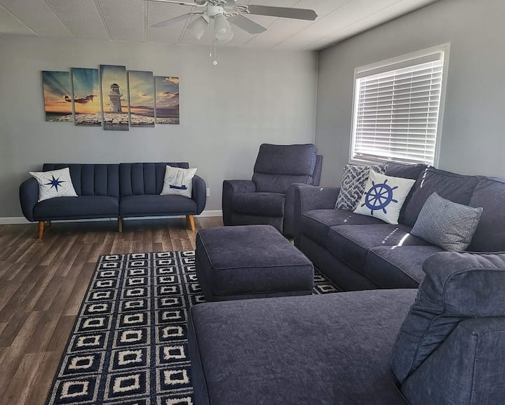 3 Bedroom Havasu Getaway - Lake Havasu City, AZ
